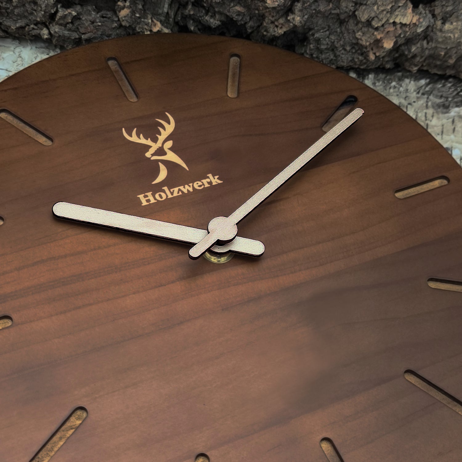 Holzwerk HEIDELBERG moderne Holz Wanduhr, lautlos, geräuschlos, leise, Quarz Designer Wand Holzuhr ohne Tick Geräusche, dunkel braun beige, Zifferblatt