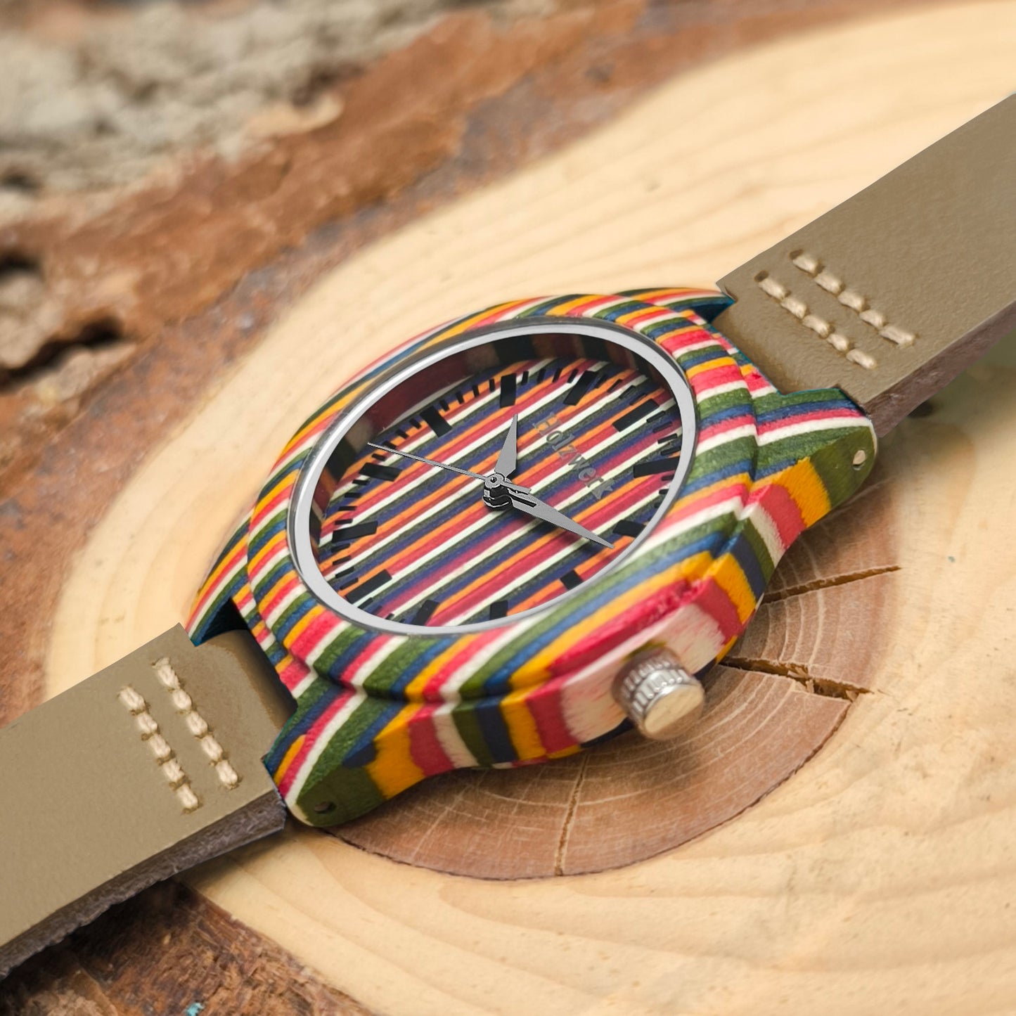 Holzwerk LINZ BROWN bunte kleine Regenbogen Damen und Kinder Armbanduhr, Holz & Leder Armband Uhr, LGBTQ Uhr, modische Holzuhr, braun, seitlich liegend