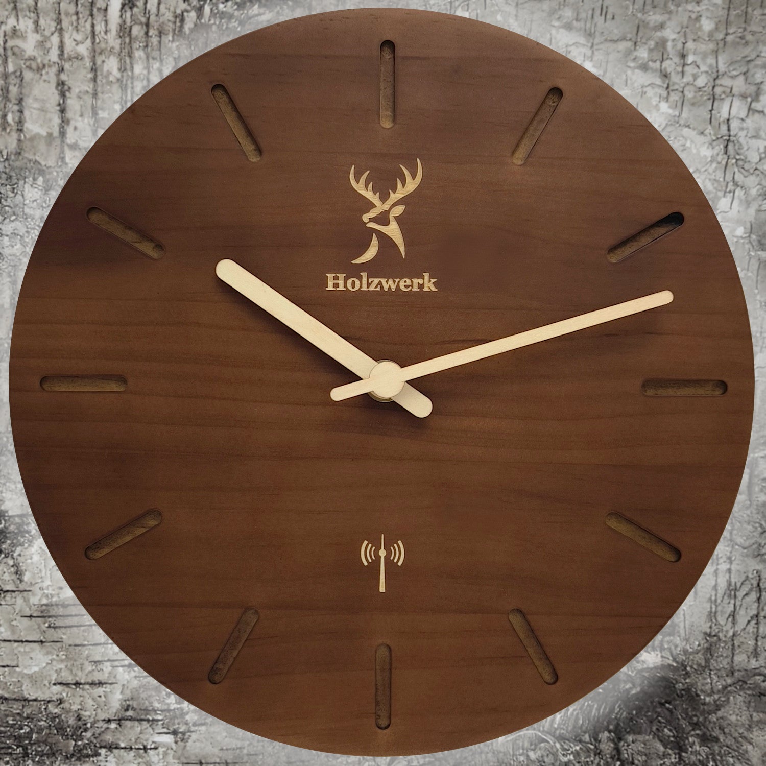 Holzwerk STARNBERG Holz Funkwanduhr, moderne Designer Quarz Wanduhr, 25 cm Holz Funk Wand Uhr lautlos ohne Tick Geräusche, braun, beige, von vorne