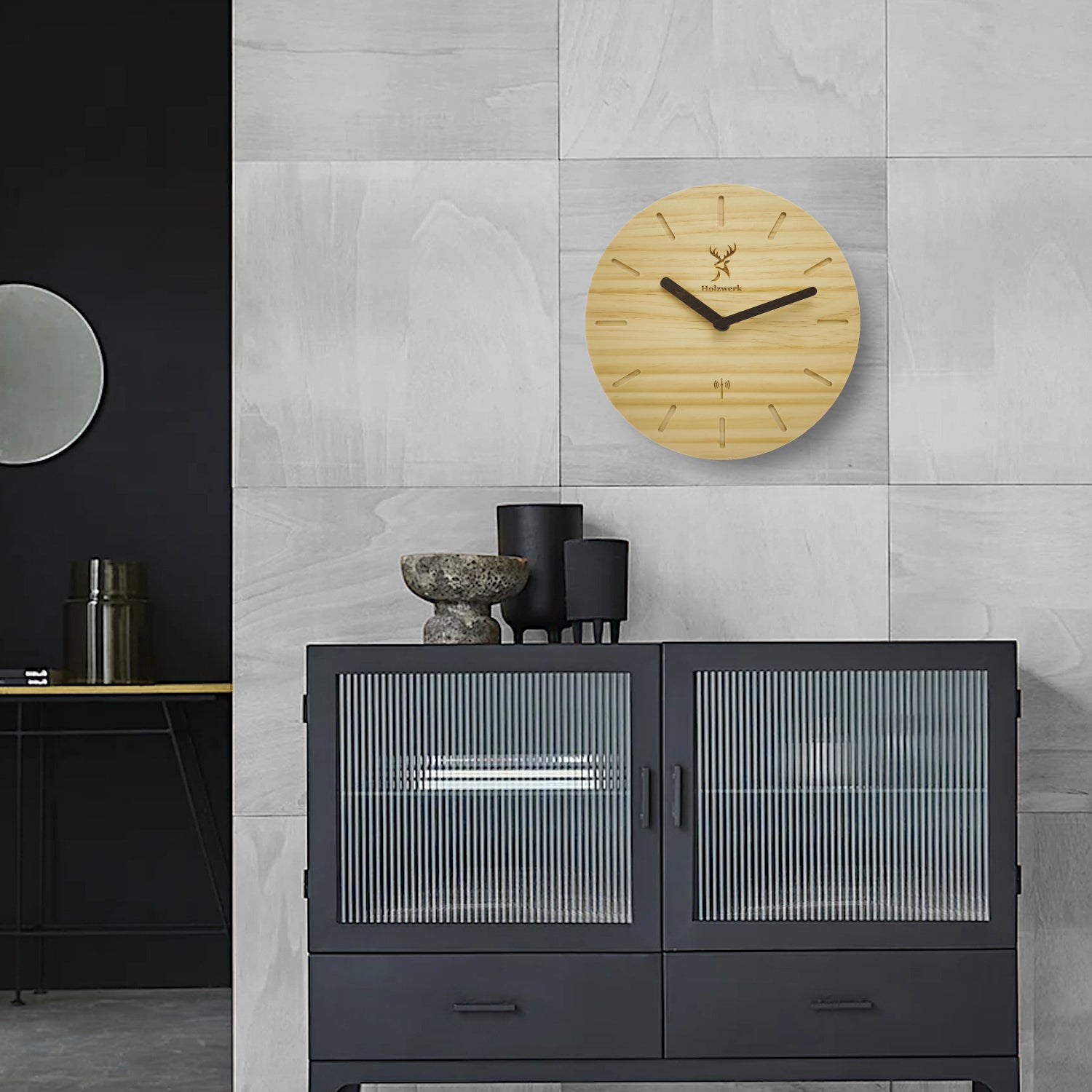 Holzwerk WARBURG Holz Funkwanduhr, moderne Designer Quarz Wanduhr, 25 cm Holz Funk Wand Uhr lautlos ohne Tick Geräusche, beige, braun, an der Wand