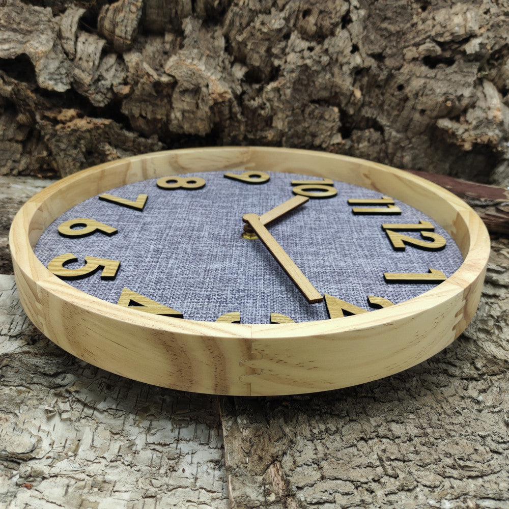 Holzwerk Natur Holz Wanduhr Stoff Textil Leinen Zifferblatt Grau - Holzwerk