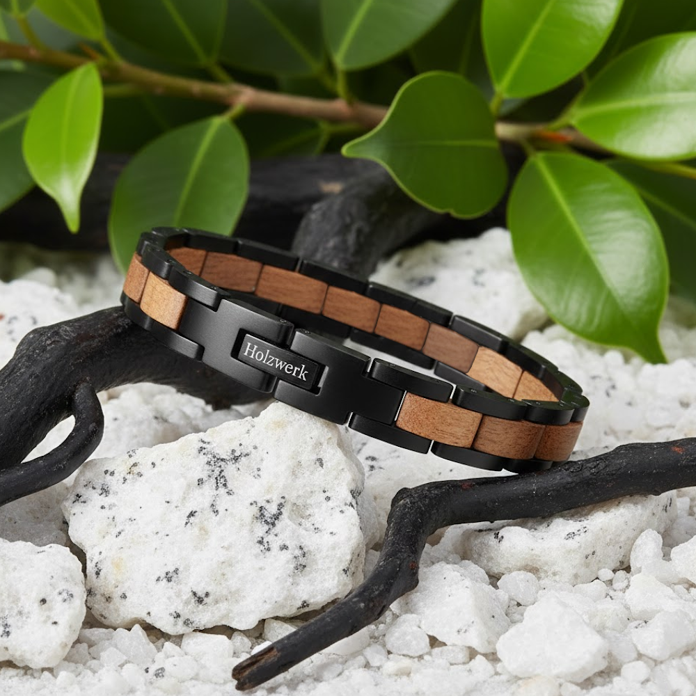 Holzwerk DAMMSEE schwarz-braunes  Holz Armband aus Walnussholz und Edelstahl, Lifestyle Foto seitlich