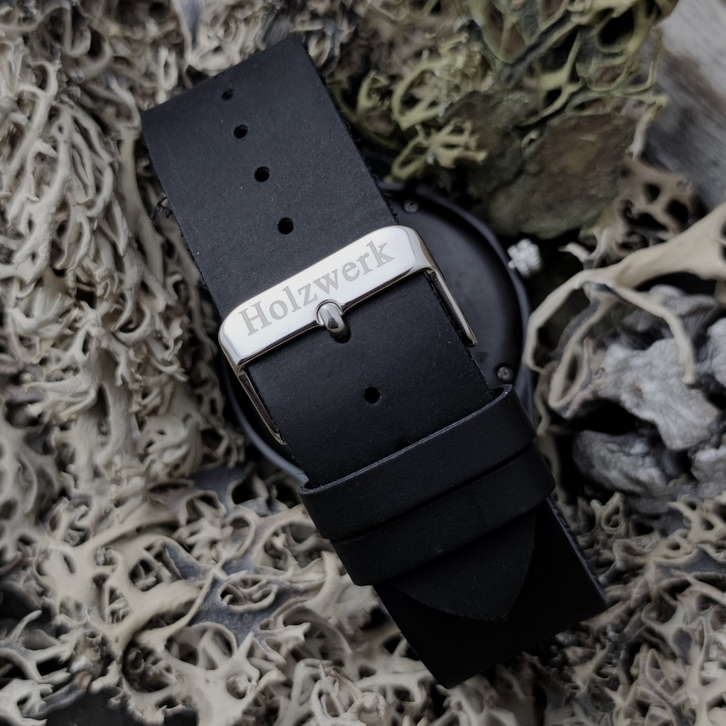Holzwerk Damen & Herren Holzuhr Leder Armbanduhr mit Hirsch Logo Schwarz